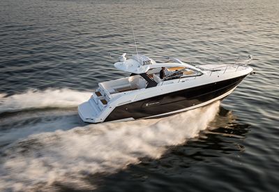 Cruisers Yachts 390 Express Coupe Sideview