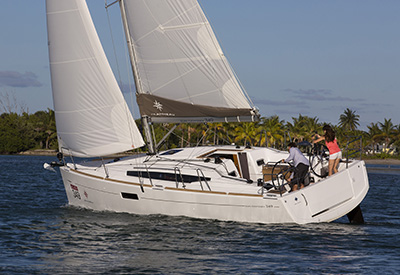 Jeanneau Sun Odyssey 349 running