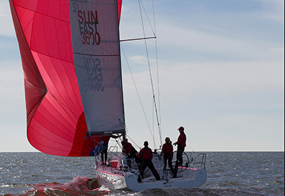 Jeanneau Sun Fast 3600 sailing