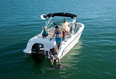 Boston Whaler 230 Vantage