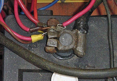 Common Battery Post