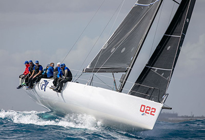 Melges IC37
