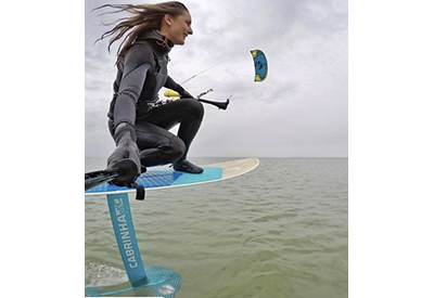SinC Woman Kiteboarding 400