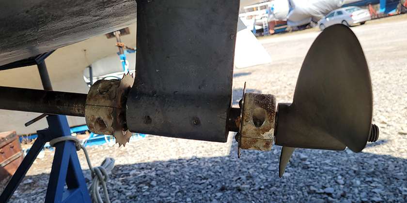 Anodes-weed cutters on prop shafts